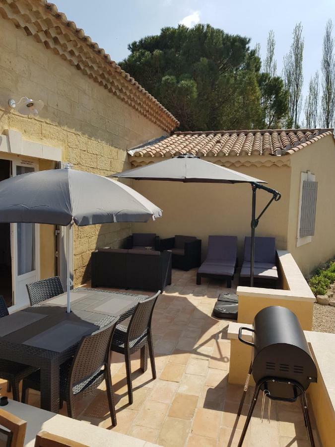 Le Mas Saint Jean Mézoargues Kültér fotó